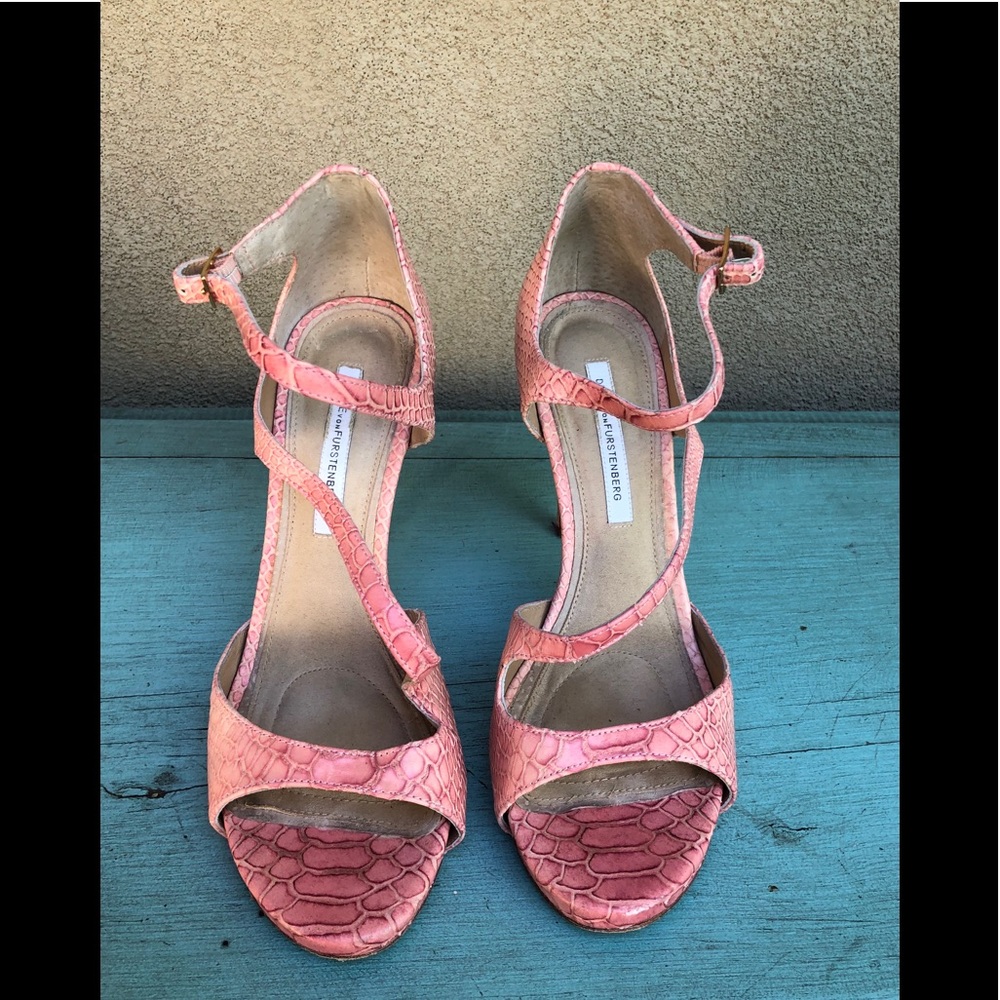 Diane Von Furstenberg Jujette Asymmetrical Heel - Picture 3 of 6